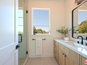 3072 Hollyridge Drive, Los Angeles CA 90068