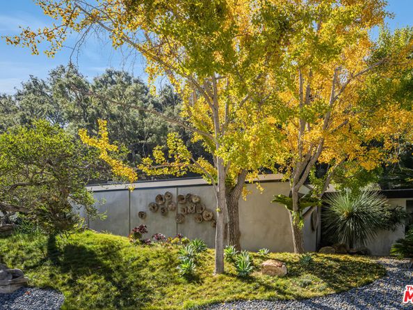1087 Moraga Drive, Los Angeles CA 90049