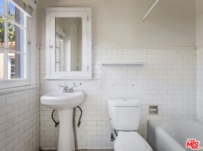 2007 N Hobart Boulevard, Los Angeles CA 90027
