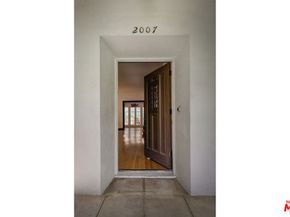 2007 N Hobart Boulevard, Los Angeles CA 90027