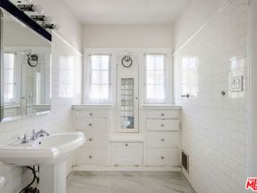 2007 N Hobart Boulevard, Los Angeles CA 90027