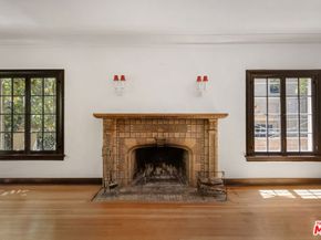 2007 N Hobart Boulevard, Los Angeles CA 90027