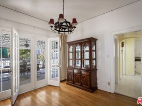 2007 N Hobart Boulevard, Los Angeles CA 90027