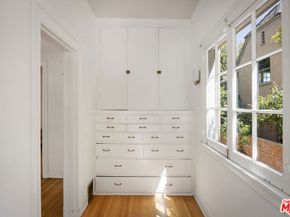 2007 N Hobart Boulevard, Los Angeles CA 90027