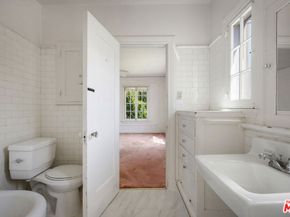 2007 N Hobart Boulevard, Los Angeles CA 90027