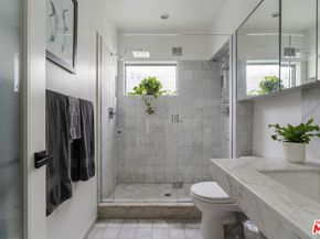 1145 Larrabee Street 9, West Hollywood CA 90069