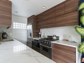 1145 Larrabee Street 9, West Hollywood CA 90069