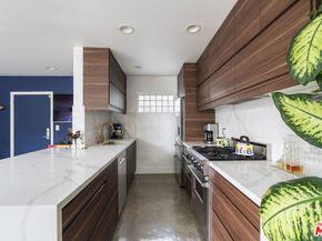 1145 Larrabee Street 9, West Hollywood CA 90069