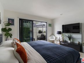 1145 Larrabee Street 9, West Hollywood CA 90069