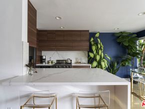 1145 Larrabee Street 9, West Hollywood CA 90069