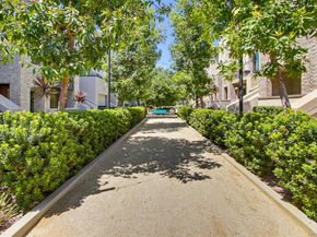 6074 Colt Pl 104, Carlsbad CA 92009