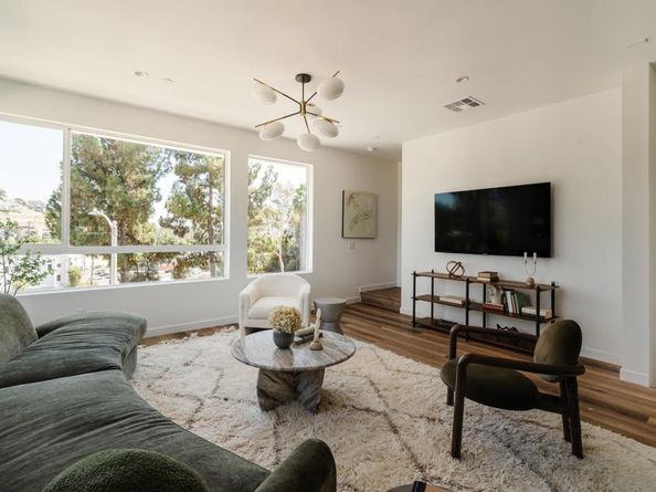 3852 N Emery Wy, Los Angeles CA 90065