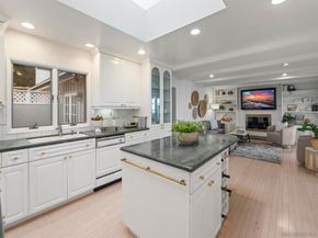 7753 Via Capri, La Jolla CA 92037