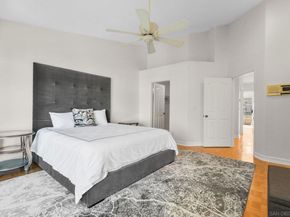 5117 Renaissance Ave D, San Diego CA 92122