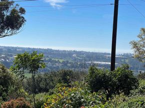 3250 Sunny Creek Rd, Carlsbad CA 92010