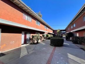 1060 E Washington Ave 5, Escondido CA 92025