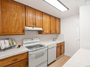727 Sapphire St 301, San Diego CA 92109