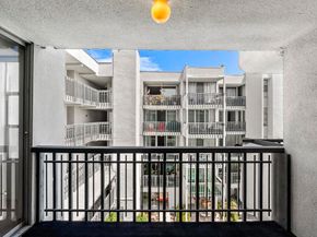 727 Sapphire St 301, San Diego CA 92109