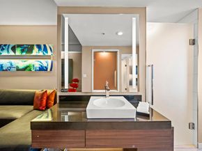 207 5th 950, San Diego CA 92101