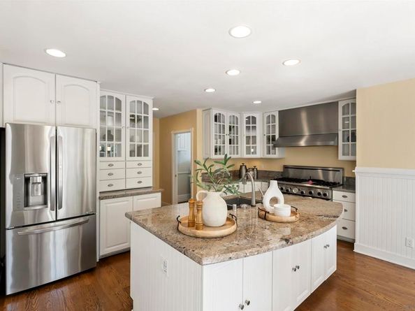 921 Court Way, San Diego CA 92103