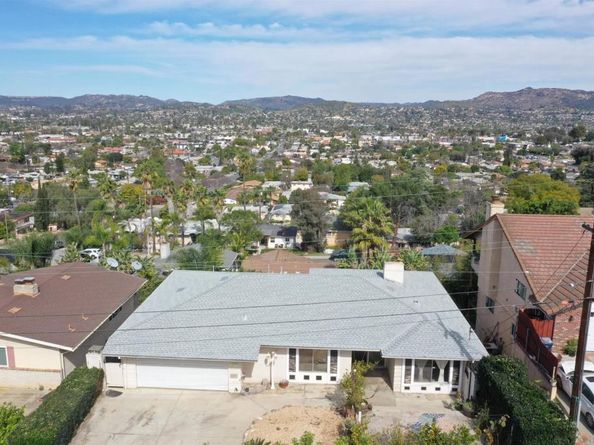 1024 Circle Dr, Escondido CA 92025