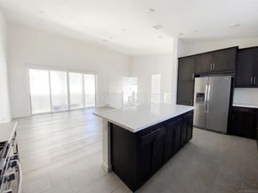 10462 Newbliss Way, San Diego CA 92126