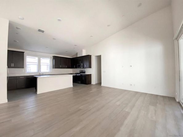 10462 Newbliss Way, San Diego CA 92126