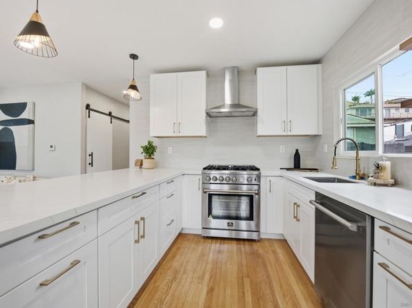 3542 Poe Street, San Diego CA 92106