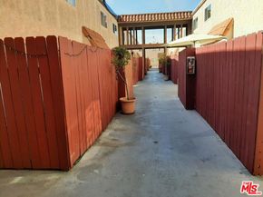 719 N Eucalyptus Avenue 6C, Inglewood CA 90302