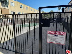 719 N Eucalyptus Avenue 6C, Inglewood CA 90302