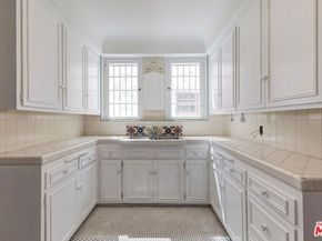 7932 Blackburn Avenue, Los Angeles CA 90048