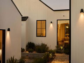 7841 Stewart Avenue, Los Angeles CA 90045