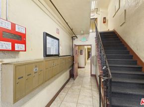 210 W 43rd Place, Los Angeles CA 90037