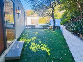 936 Chantilly Road, Los Angeles CA 90077