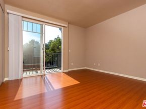 1239 W 30th Street, Los Angeles CA 90007