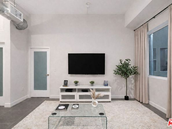 939 S Broadway 308, Los Angeles CA 90015