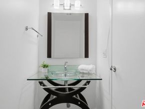 1242 S Barrington Avenue 205, Los Angeles CA 90025