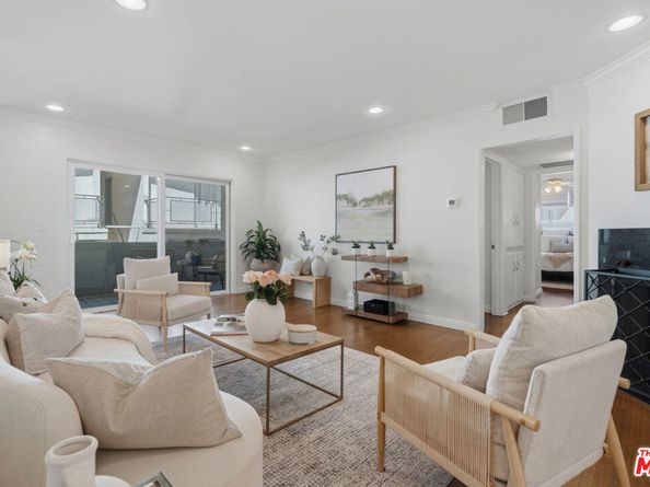 1242 S Barrington Avenue 205, Los Angeles CA 90025