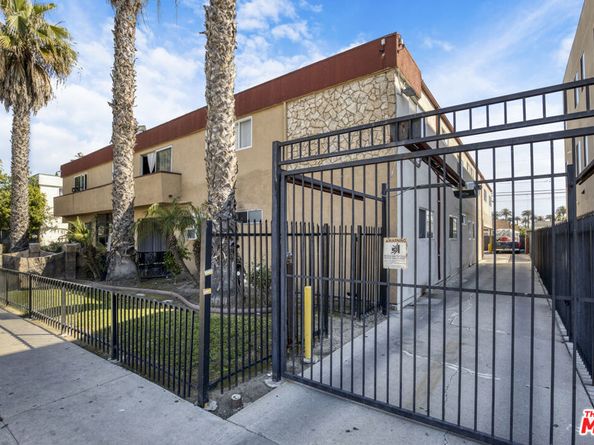 2718 S Cochran Avenue, Los Angeles CA 90016