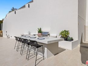 2256 Nichols Canyon Road, Los Angeles CA 90046