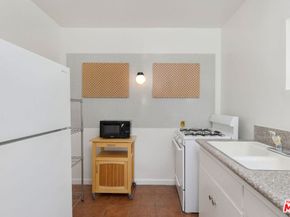 1110 Hi Point Street, Los Angeles CA 90035