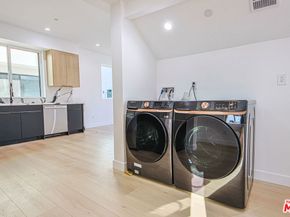 11736 Gilmore Street, North Hollywood CA 91606