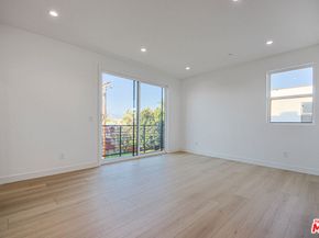 11736 Gilmore Street, North Hollywood CA 91606