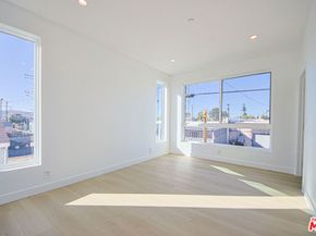 5709 Auckland Avenue, North Hollywood CA 91601