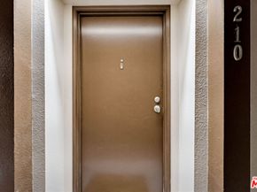 7826 Topanga Canyon Boulevard 210, Canoga Park CA 91304