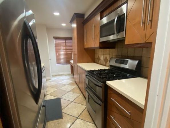 1940 N Highland Avenue 44, Los Angeles CA 90068