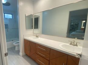 1940 N Highland Avenue 44, Los Angeles CA 90068