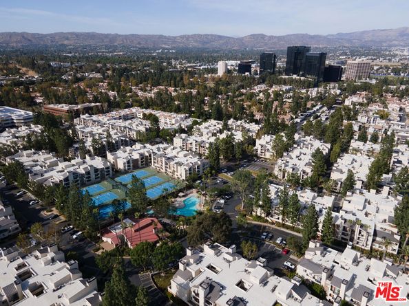 5515 Canoga Avenue 217, Woodland Hills CA 91367