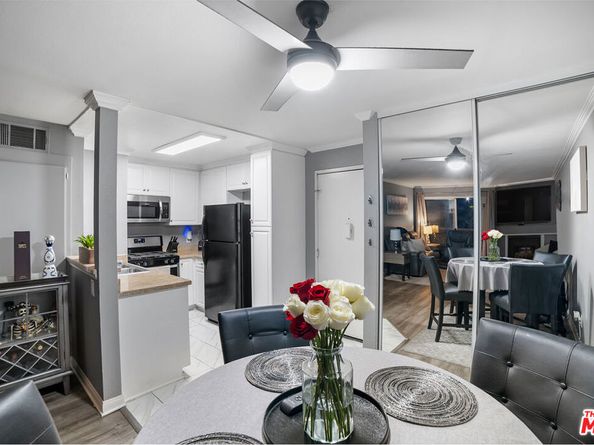 5515 Canoga Avenue 217, Woodland Hills CA 91367