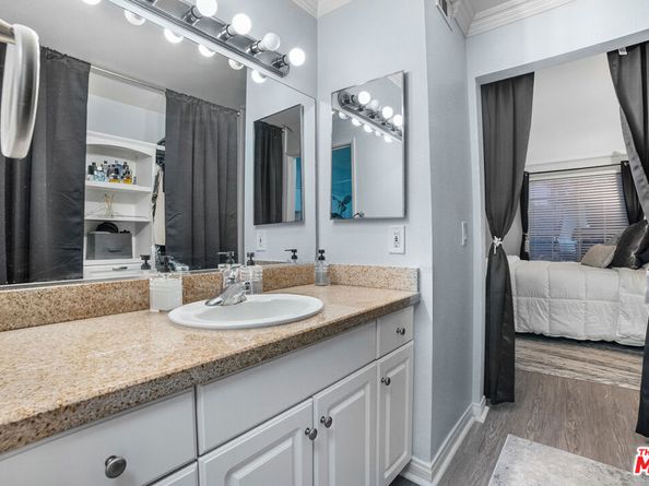 5515 Canoga Avenue 217, Woodland Hills CA 91367